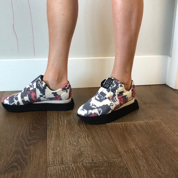 Floral Sneakers with Rubber Platform. - Picture 5 of 8